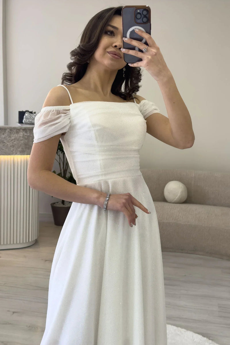 فستان سهرة أبيض متوسط ​​الطول بكتفين منخفضتين