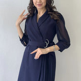 Marineblaues Faltenjackenkleid