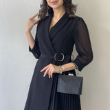 Schwarzes Faltenjackenkleid