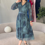 فستان تول متوسط ​​الطول بلون الفيروز