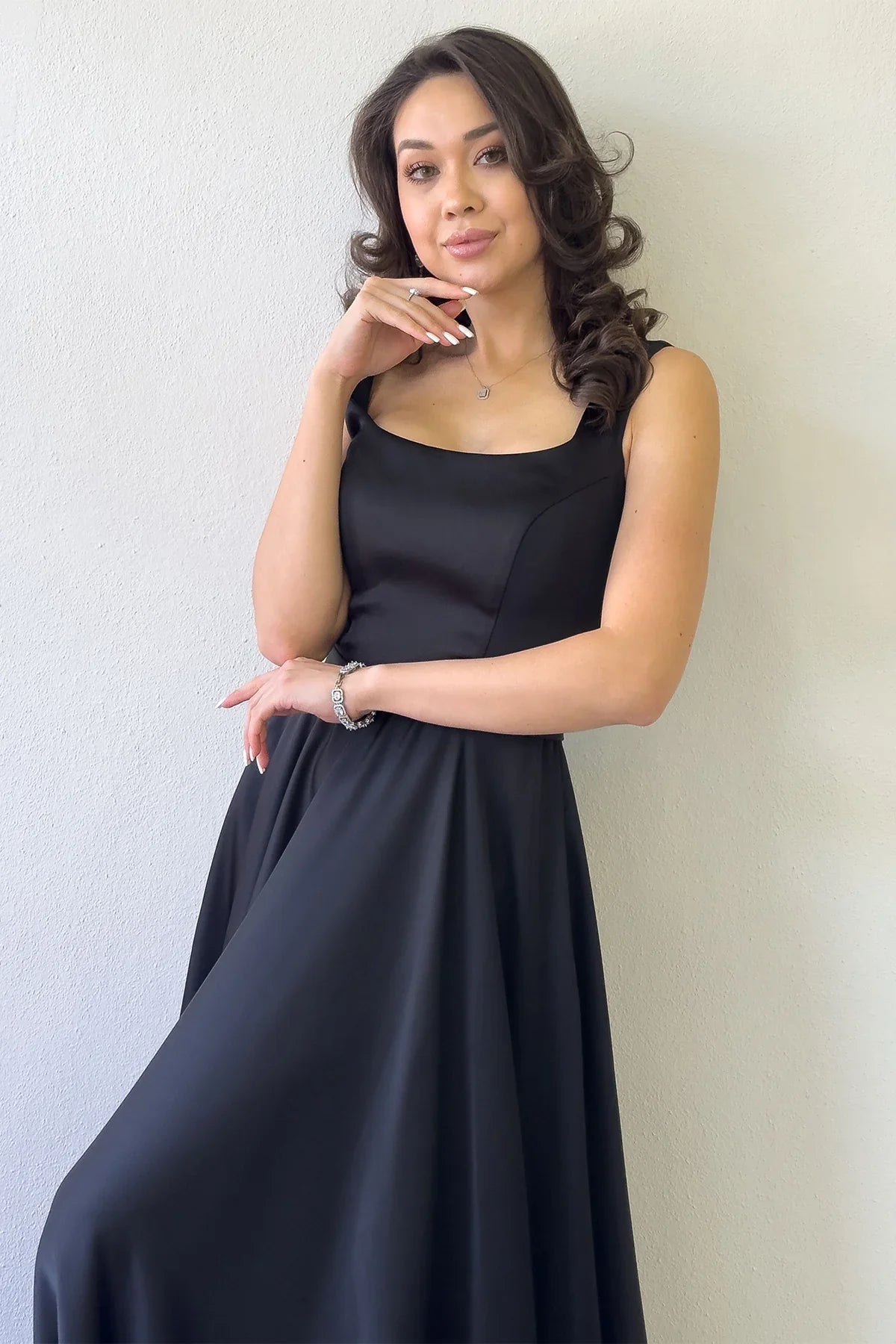 Women's Black Square Neck Sırt Tie Strap Satin Evening Gown