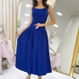 فستان ميدي بدون أكمام باللون الأزرق الفاتح