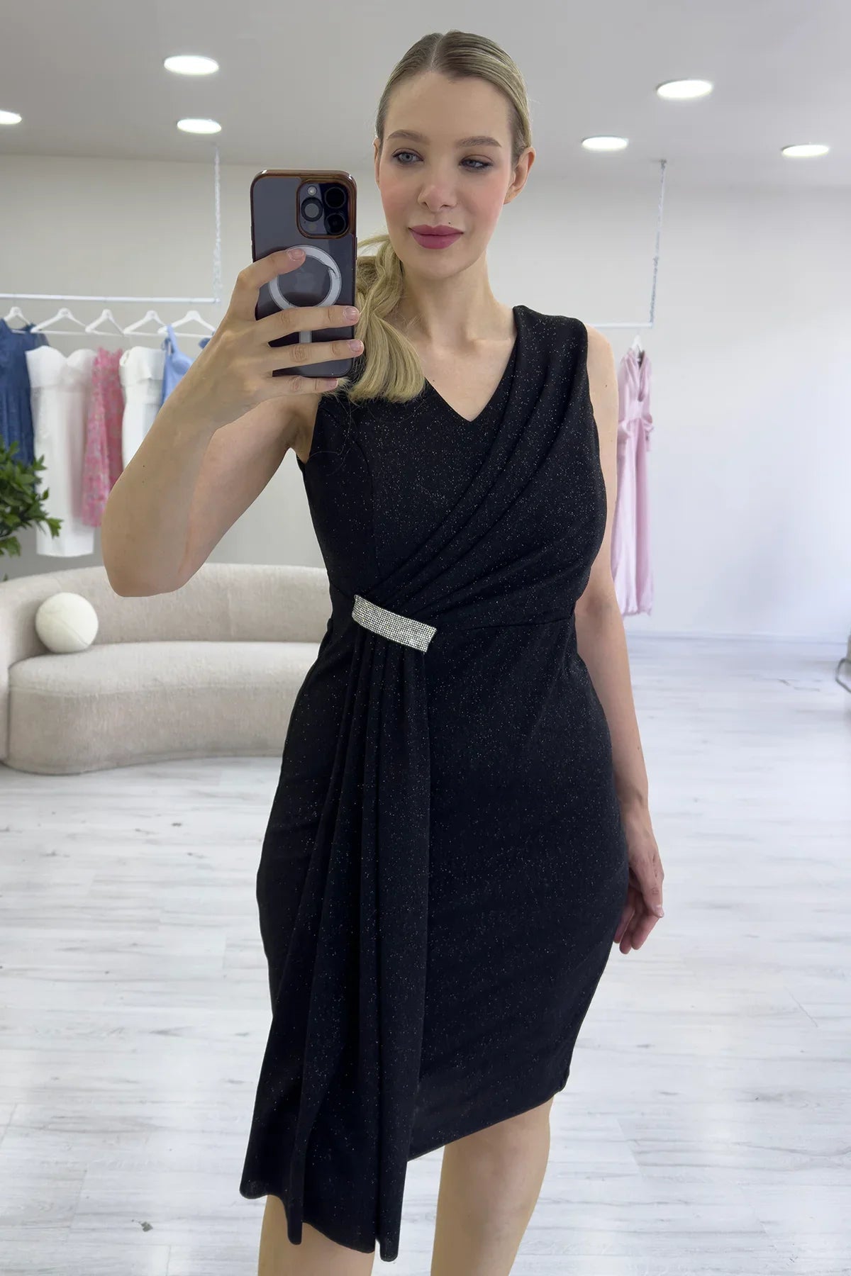 Women's Black V-Neck Glitter Sleeveless Taş Detail Plus Size Evening Gown