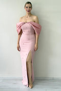 فستان سهرة ماكسي من الساتان بلون وردي فاتح مكشوف الكتفين