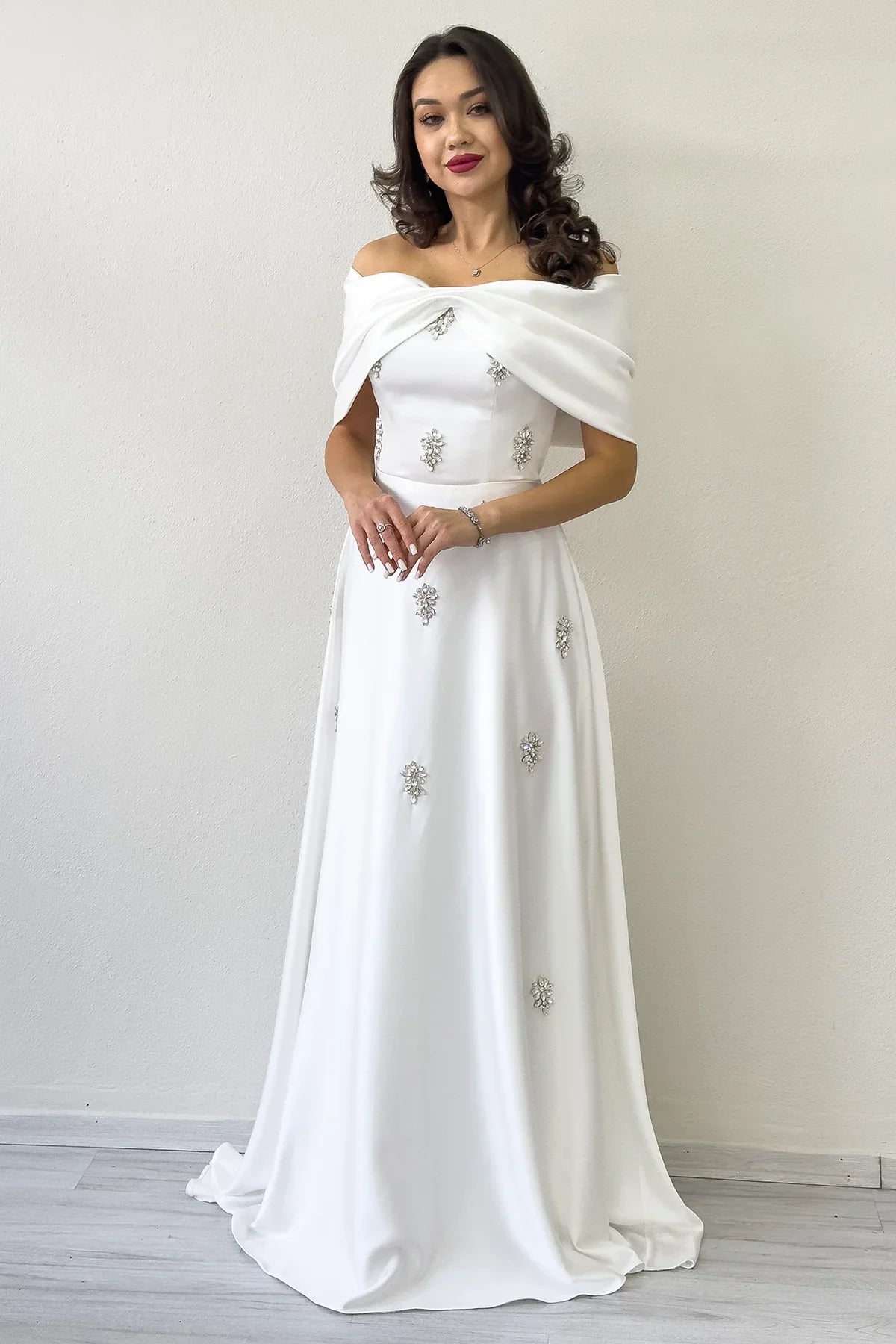 Women's White Fiyonk Neck Crystal Embellished Satin Evening Gown