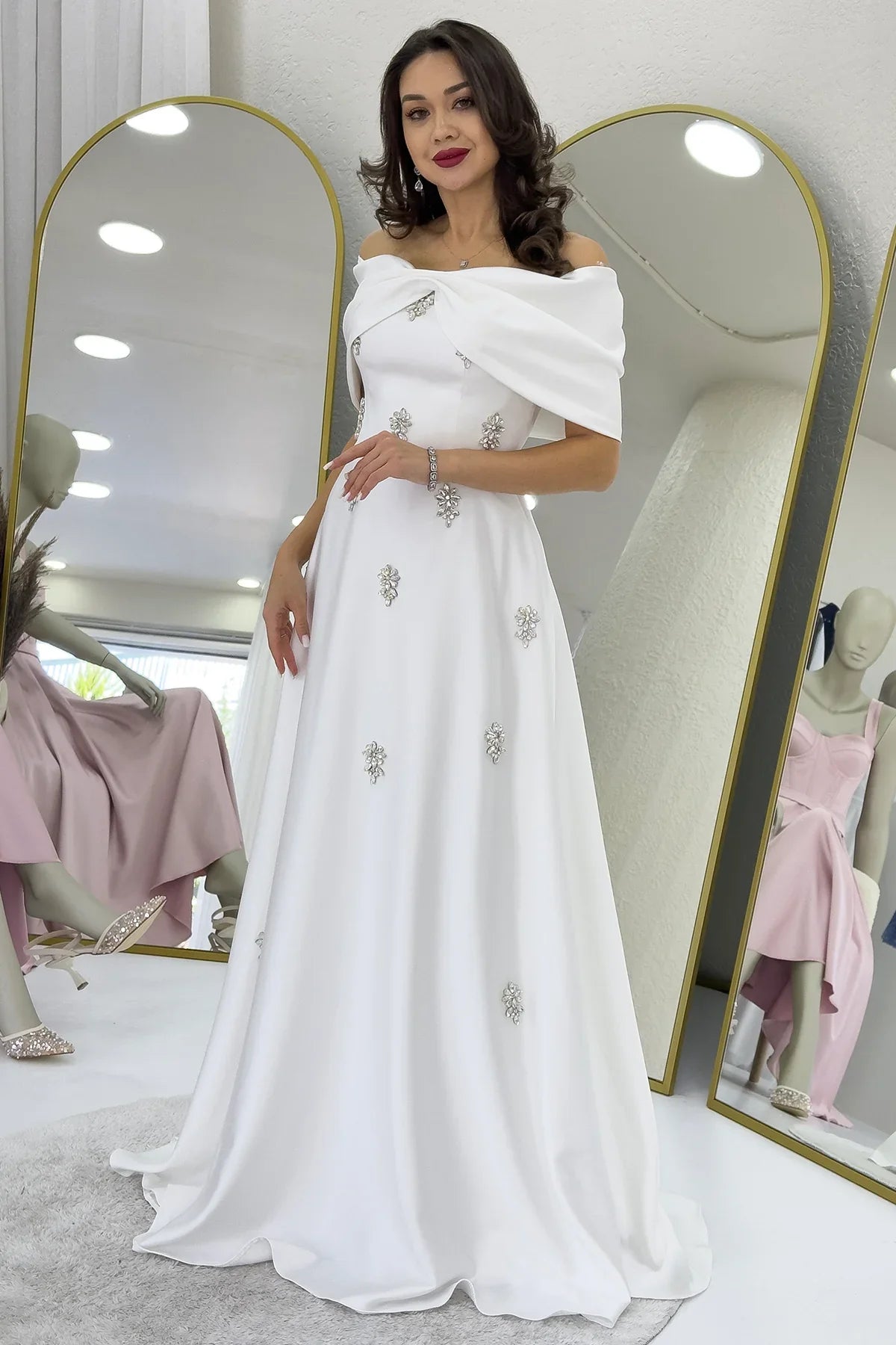 Women's White Fiyonk Neck Crystal Embellished Satin Evening Gown