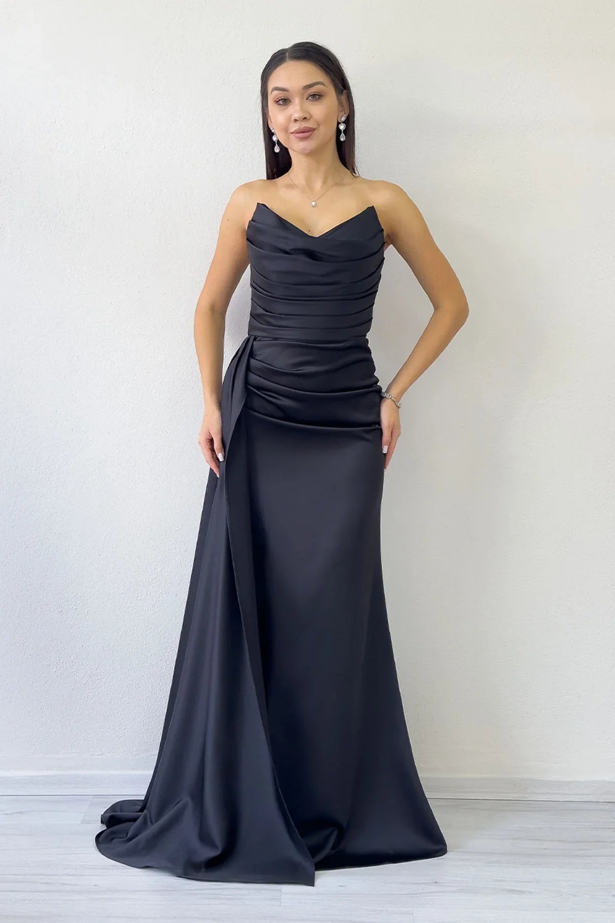Women's Black Strapless Draped Tasarım Satin Evening Gown