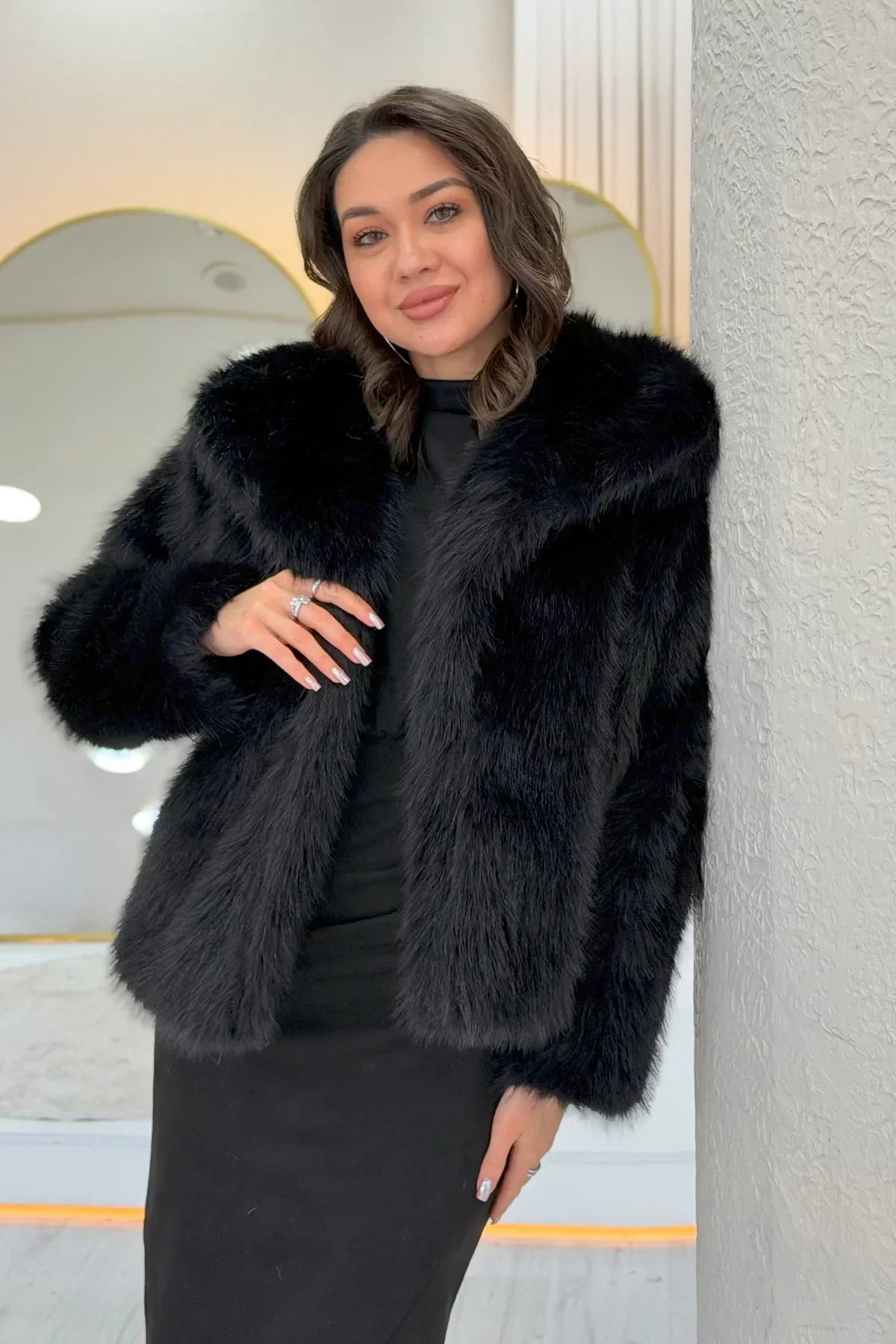 Women's Black Necklı Lined Premium Faux Fur