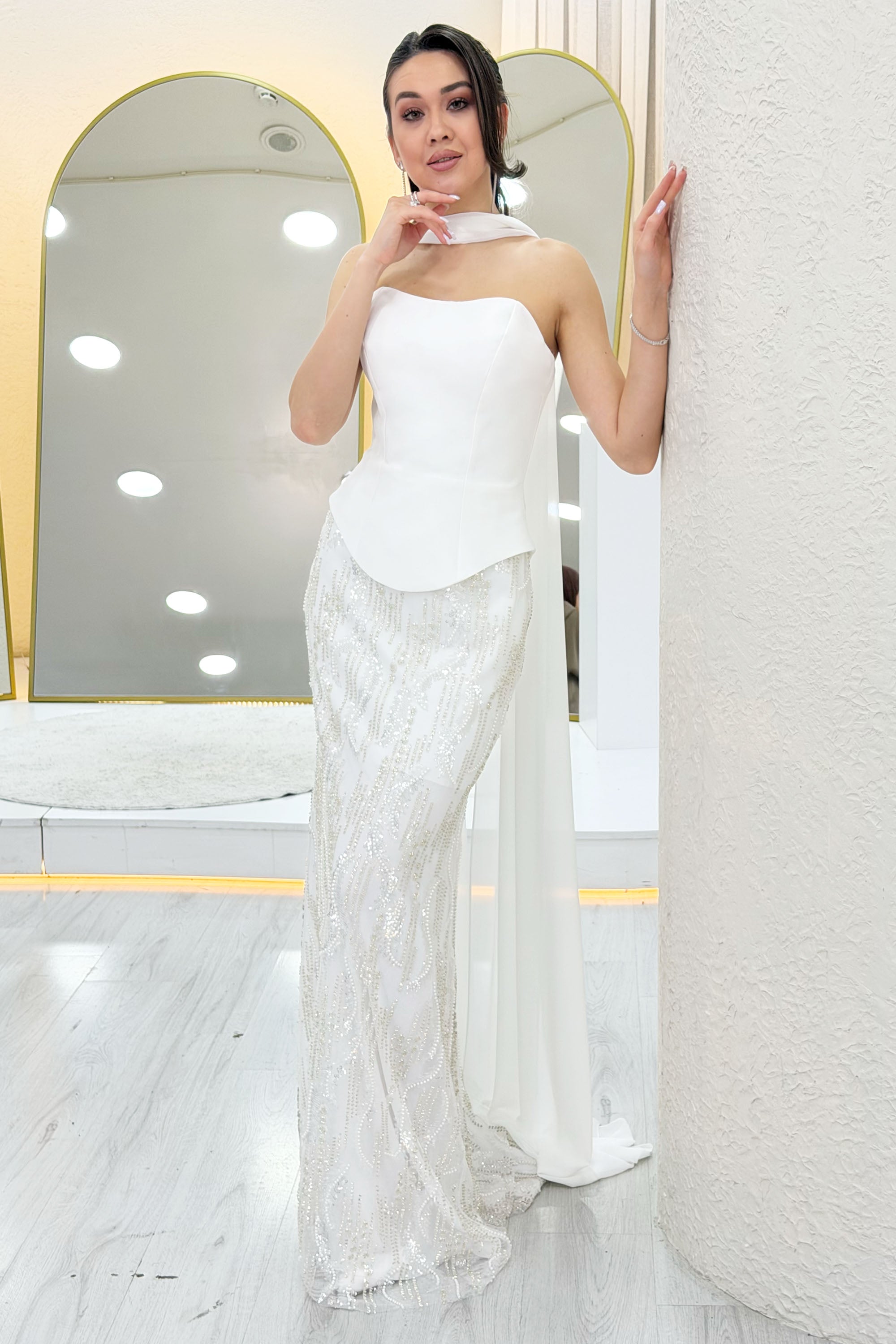 White Strapless Shawl-Detailed Embroidered Long Wedding Dress