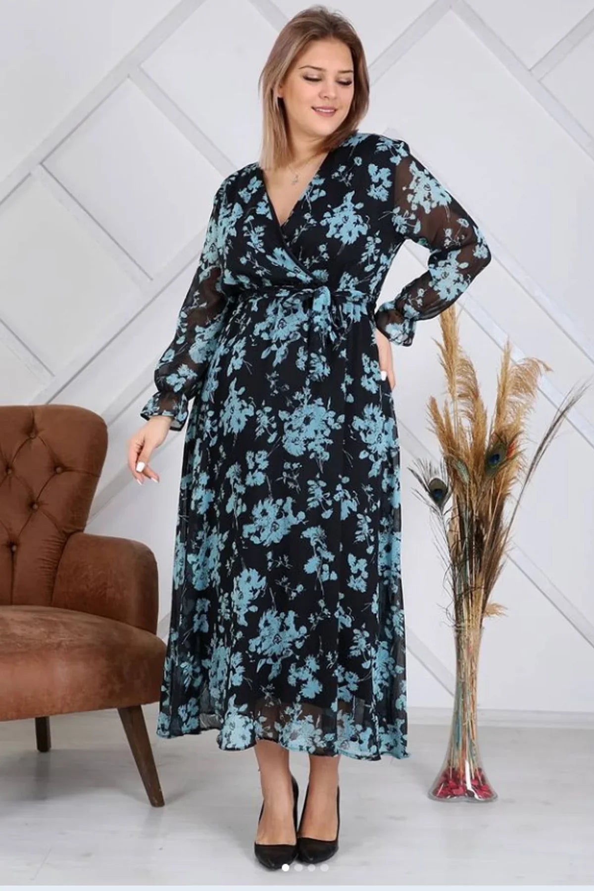 Women's Black Floral Wrap Neck Chiffon Plus Size Dress