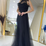 Schwarzes ärmelloses Maxi-Abendkleid aus Tüll