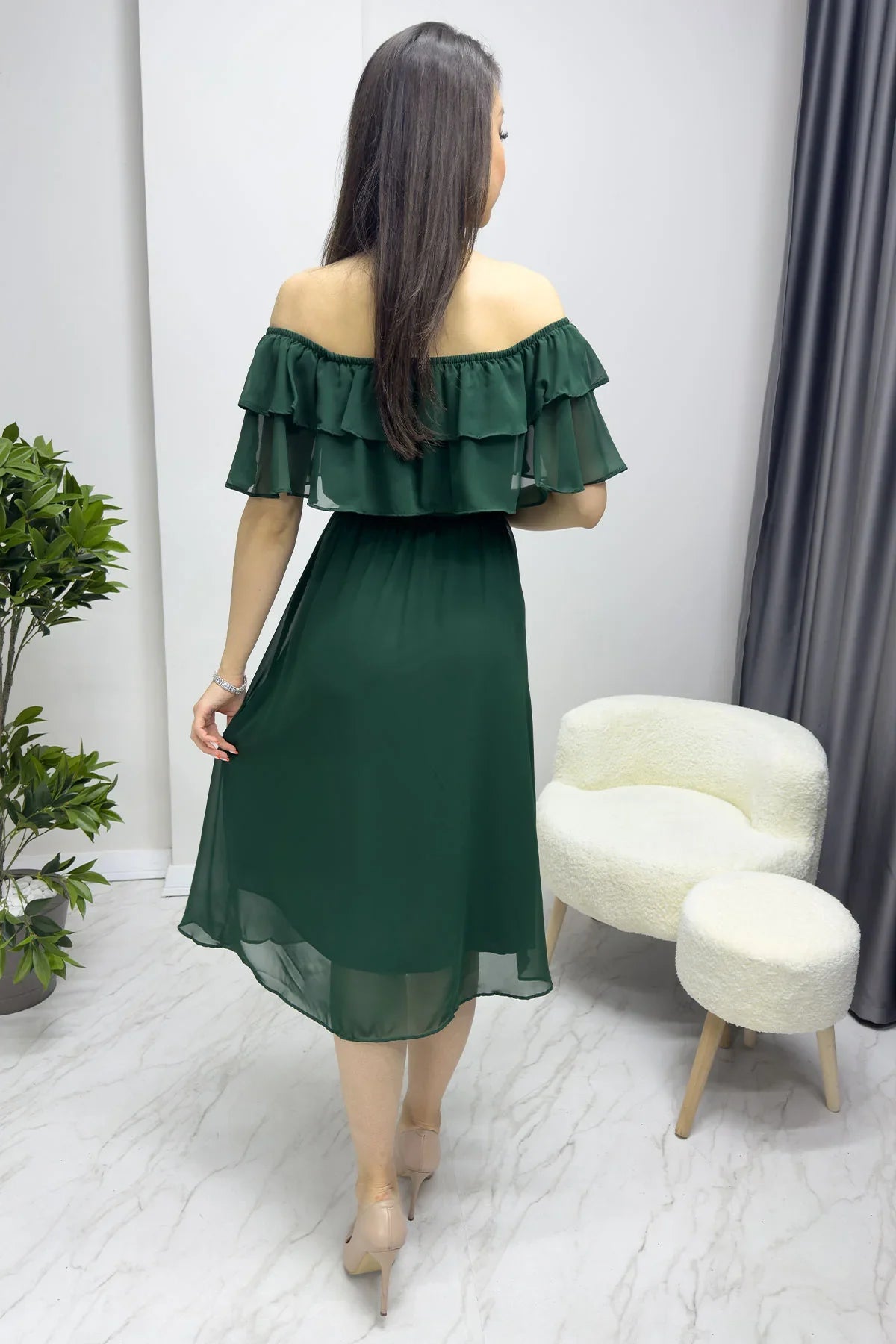 Women's Emerald Green Madonna Carmen Ruffle Neck Plus Size Chiffon Dress