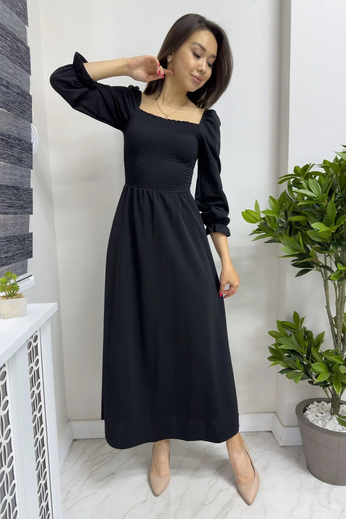 Women's Black Gipeli Square Neck Dress