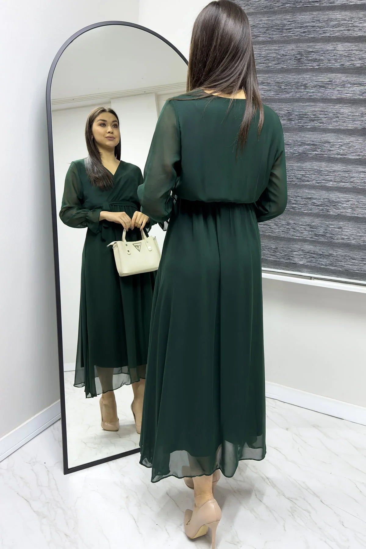 Women's Emerald Green Wrap Neck Chiffon Plus Size Dress