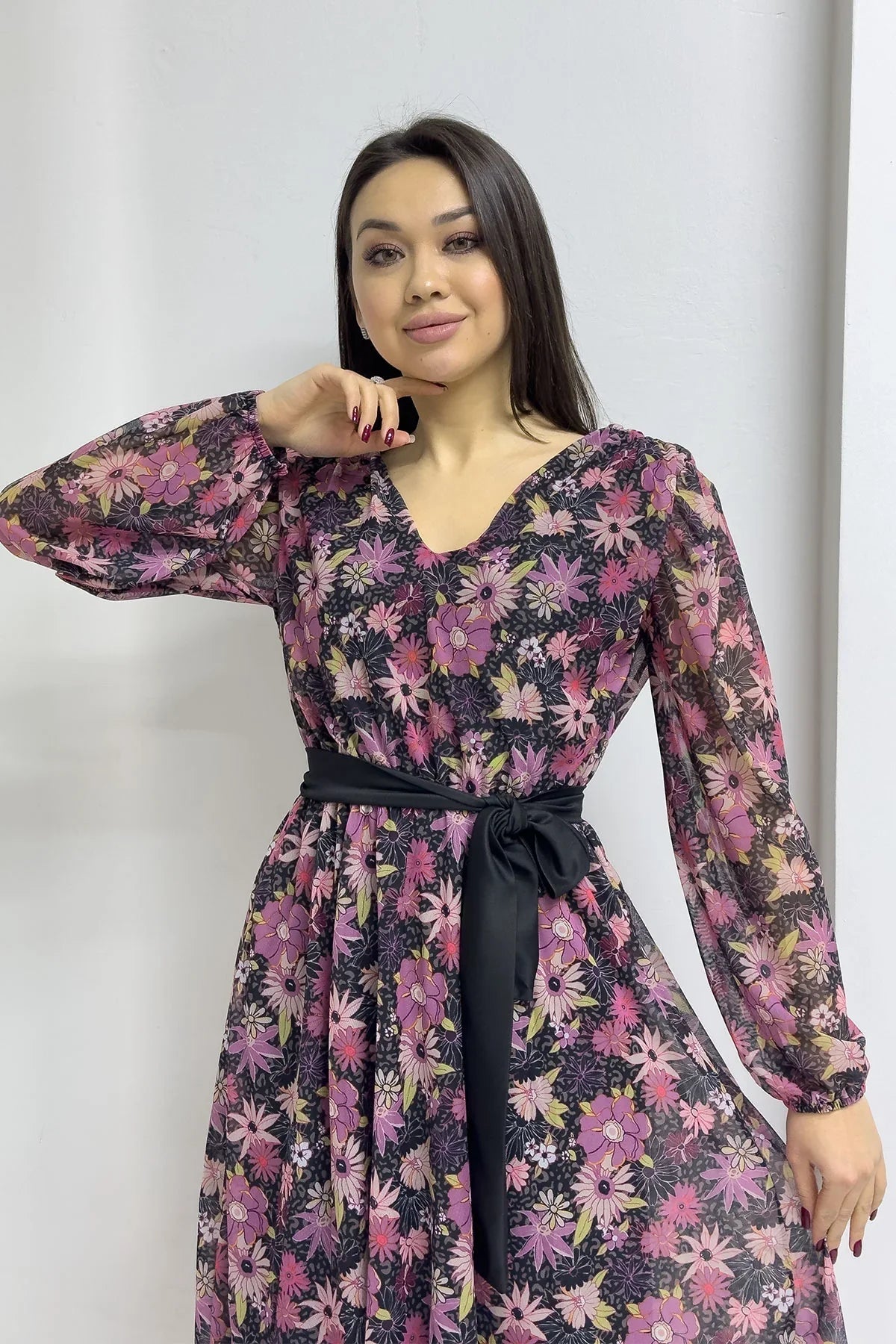 Women's Black Floral V-Neck Midi Chiffon Plus Size Dress