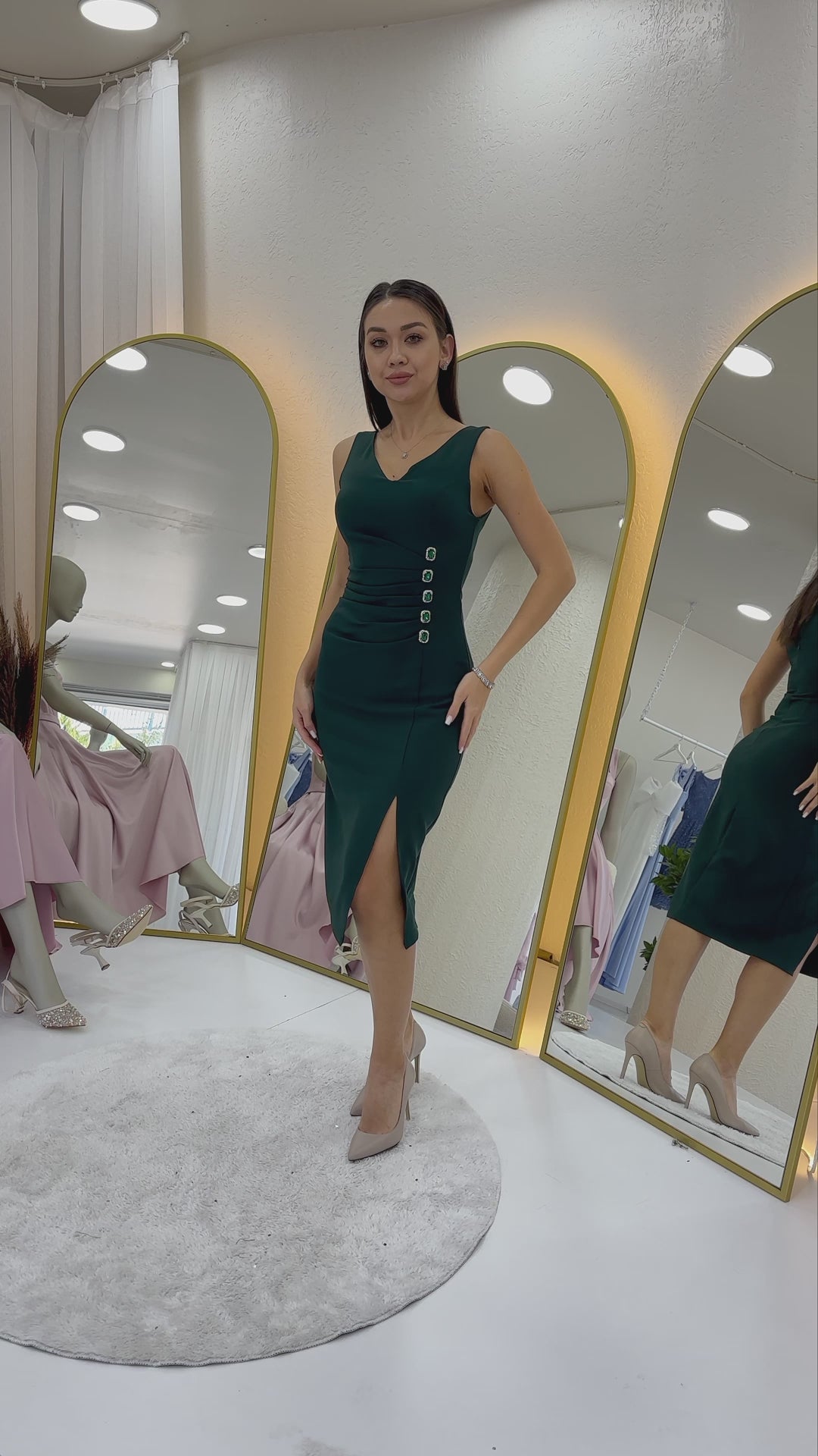 Women's Green V-Neck Midi Crystal Embellished Plus Size Evening Gown