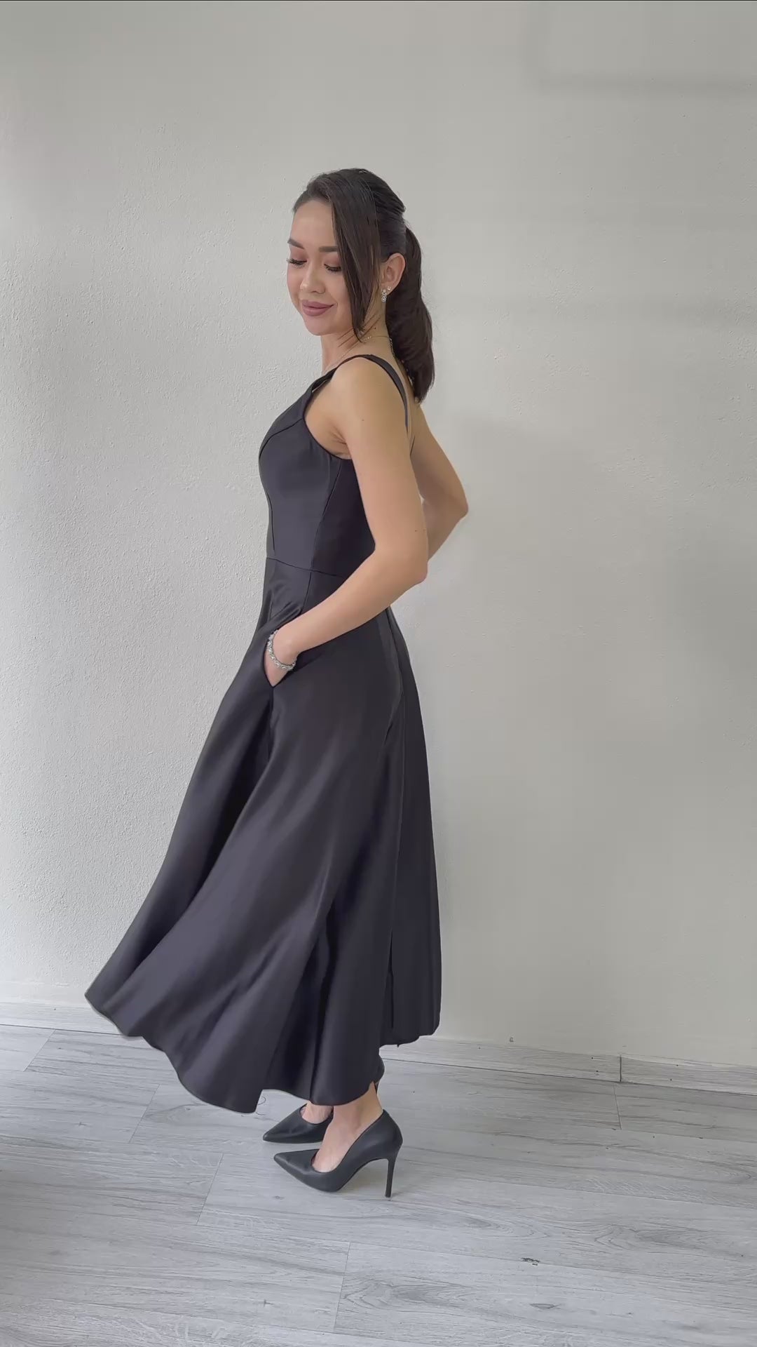 Women's Black U-Neck Back-Tie Midi Satin Dress