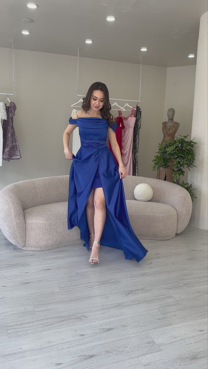 Women's Saxe Bluesi Taş Strap Off-Shoulder Satin Slit Evening Gown