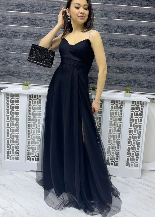 فستان سهرة طويل بحمالات من حجر أسود