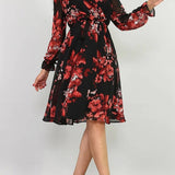 Schwarzes kurzes Chiffonkleid