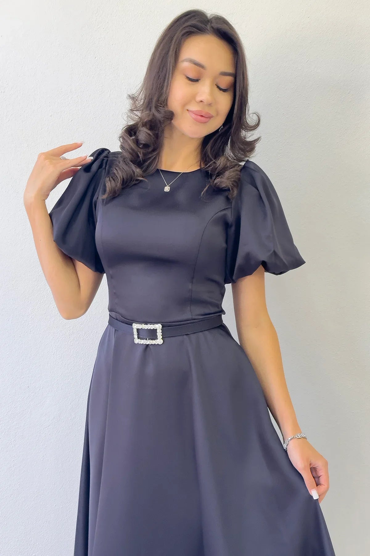 Women's Black Balloon Sleeve Taş Belted Midi Satin Evening Gown